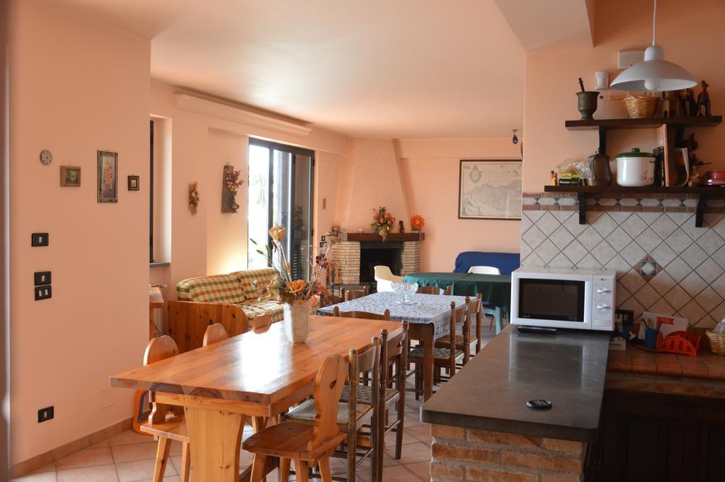 Villa Elena Mascali Habitación foto